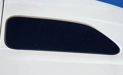 International LT625 Back Window