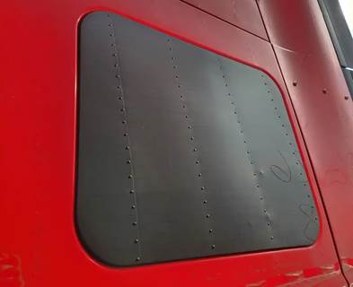 International LT625 Back Window