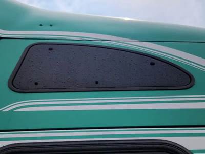 Kenworth T2000 Back Window