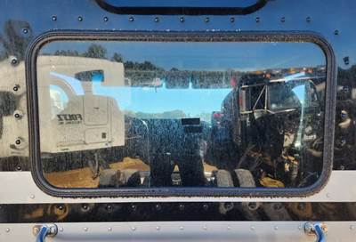 Kenworth T680 Back Window