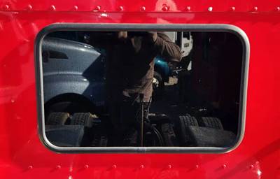 Kenworth W900 Back Window