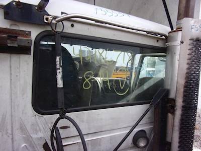 Mack Vision CX612 Back Window for a 2005 Mack CX612 VISION