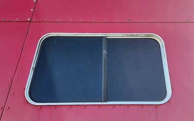 Peterbilt 379 Back Window