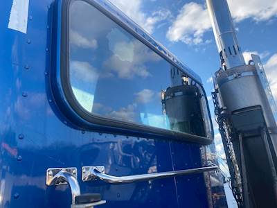 Peterbilt 386 Back Window