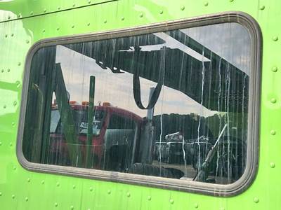Peterbilt 389 Back Window
