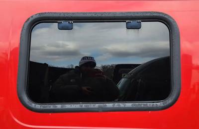 Volvo VNL Back Window