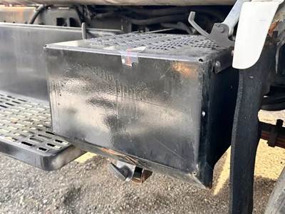 Chevrolet C7500 Battery Box Cover