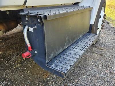 Ford F-650 Battery Box Cover