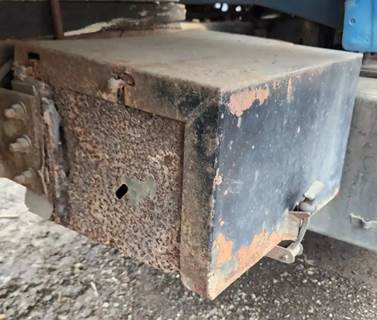 Ford F-700 Battery Box Cover for a 1995 Ford F700
