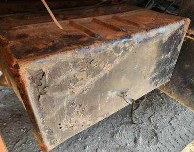 Ford LN7000 Battery Box Cover