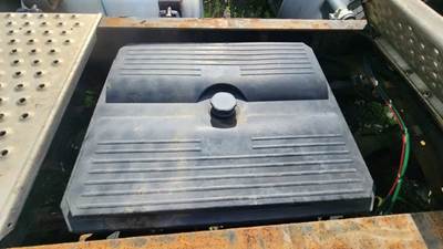 Freightliner Cascadia 113 Battery Box Cover