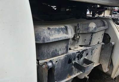 Freightliner Cascadia 125 Battery Box Cover