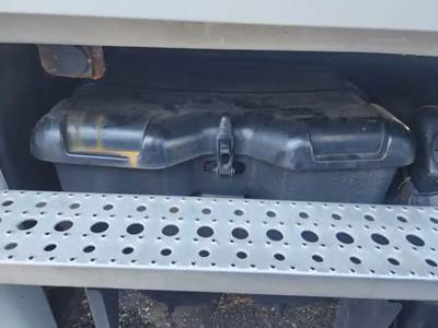 Freightliner Cascadia 125 Battery Box Cover