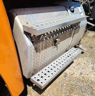 Freightliner Cascadia 125 Battery Box Cover