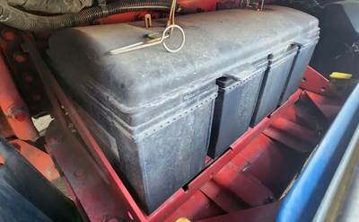 Freightliner Cascadia 126 Battery Box Cover