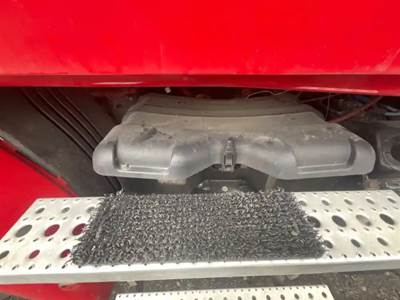 Freightliner Cascadia 132 Battery Box Cover