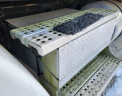 Freightliner Columbia 112 Battery Box Cover