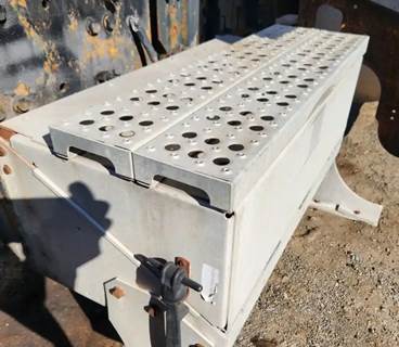 Freightliner Columbia 120 Battery Box Cover