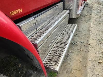 International 4300LP Battery Box Cover for a 2009 International 4300 LP