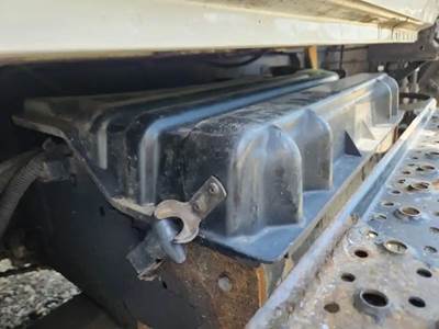 International 4400 Battery Box Cover