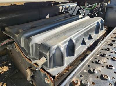 International 4400 Battery Box Cover