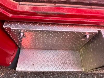 International 4900 Battery Box Cover