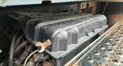 International 7400 Battery Box Cover