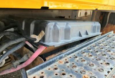 International 7400 Battery Box Cover