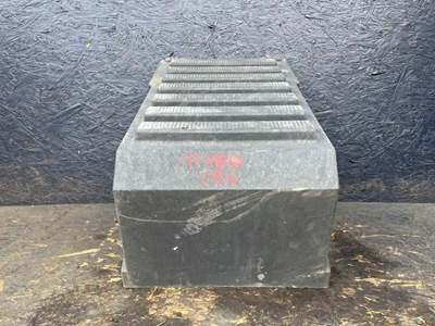 International 9200i Battery Box Cover