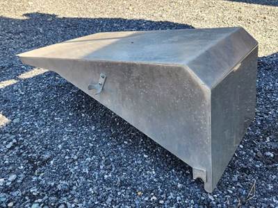 International CT660 Battery Box Cover