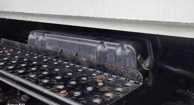 International DuraStar 4300 Battery Box Cover