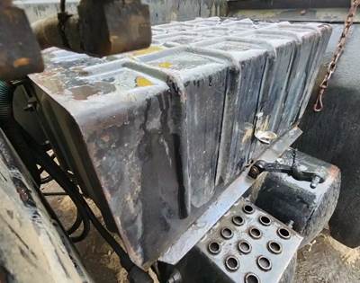 International F2275 Battery Box Cover for a 1980 International F-2275