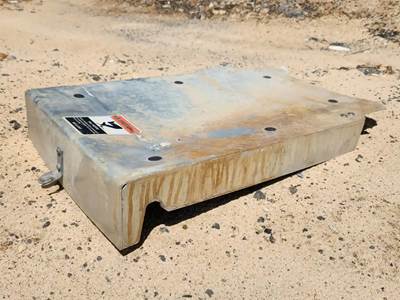 International HV507 Battery Box Cover