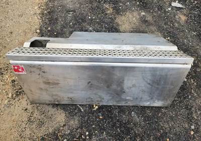 International HX520 Battery Box Cover