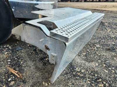 International HX520 Battery Box Cover