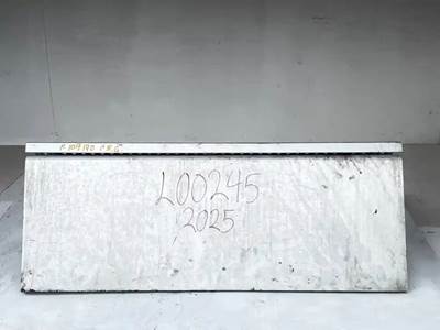 International HX620 Battery Box Cover