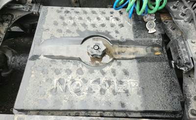 International LT625 Battery Box Cover