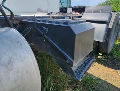 International Paystar 5900i Battery Box Cover