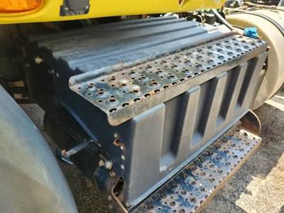 International RH613 Battery Box Cover