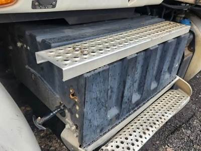 International RH613 Battery Box Cover