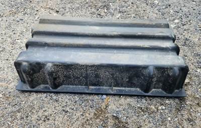 International WorkStar 7600 Battery Box Cover