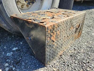 Kenworth K370 Battery Box Cover