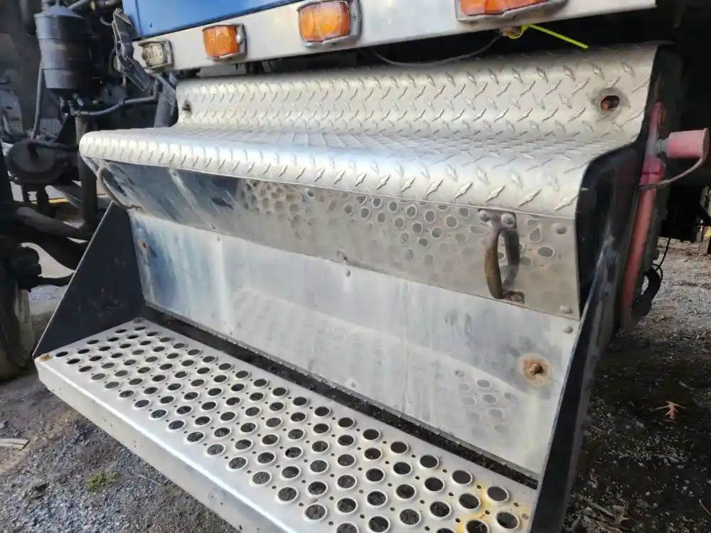 Kenworth Battery Box Cover for a 1990 Kenworth Glider For Sale Elkton