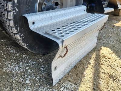 Kenworth T680 Battery Box Cover