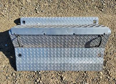 Kenworth T680 Battery Box Cover