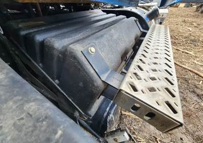 Mack Anthem Battery Box Cover