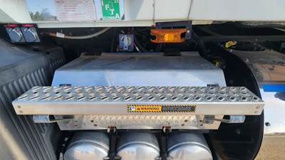 Mack Anthem Battery Box Cover