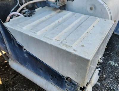Mack Granite GU813 Battery Box Cover for a 2017 Mack GU813