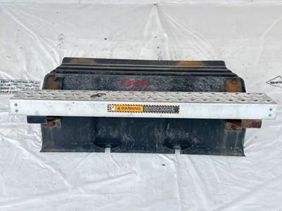 Mack Pinnacle CXU613 Battery Box Cover for a 2013 Mack CXU613