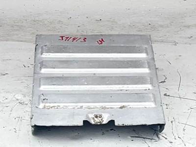 Mack Titan TD713 Battery Box Cover for a 2010 Mack TD713